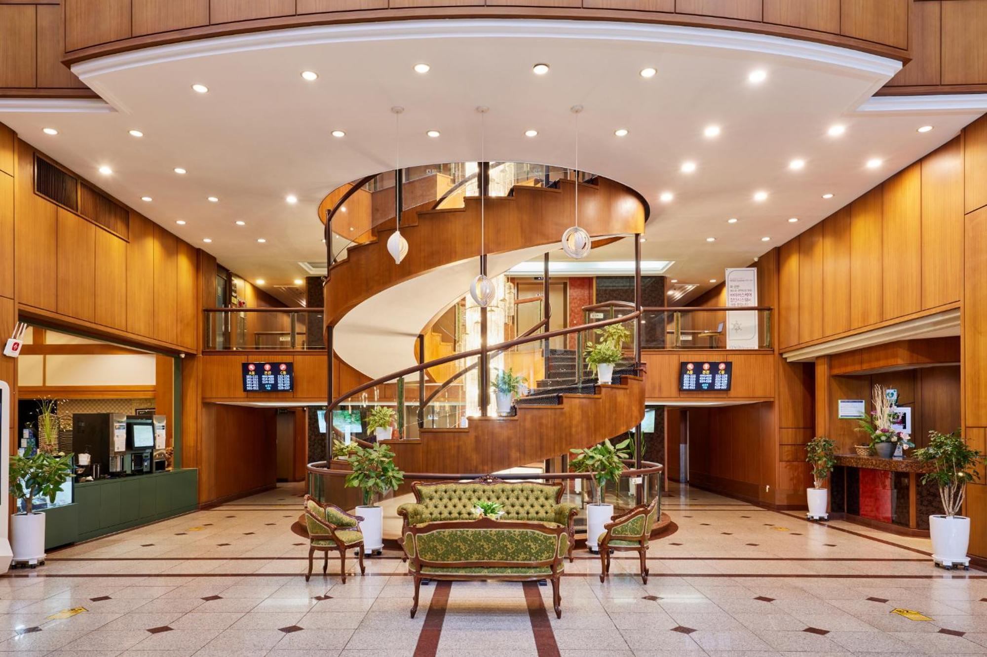 Osaek Greenyard Hotel Yangyang Exterior photo
